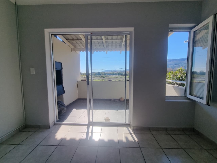 To Let 2 Bedroom Property for Rent in Klein Drakenstein Western Cape